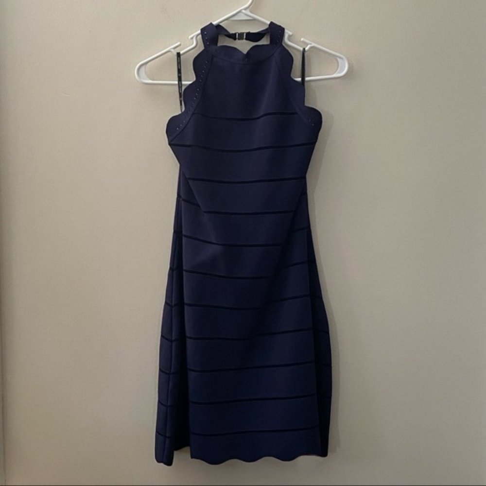✨8x HP✨Herve Leger Scallop Edge Mini Dress NWT - Picture 5 of 10
